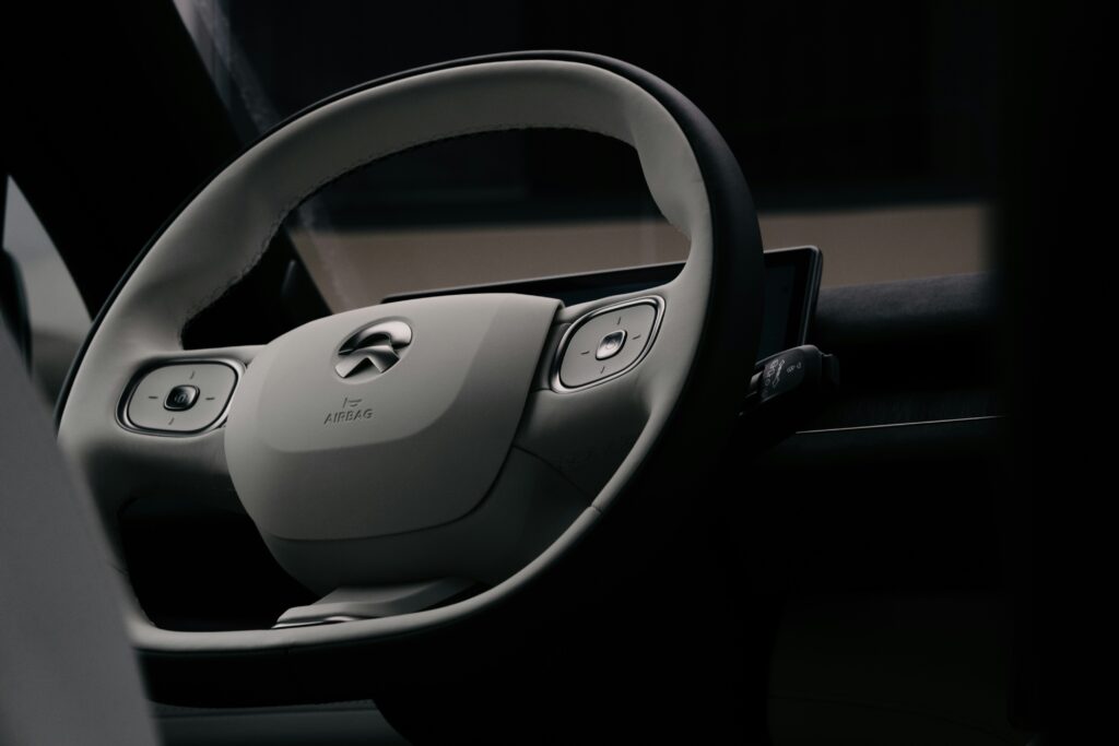 The Patient Investor’s Horizon: NIO and the “Blue Sky Coming” Ecosystem